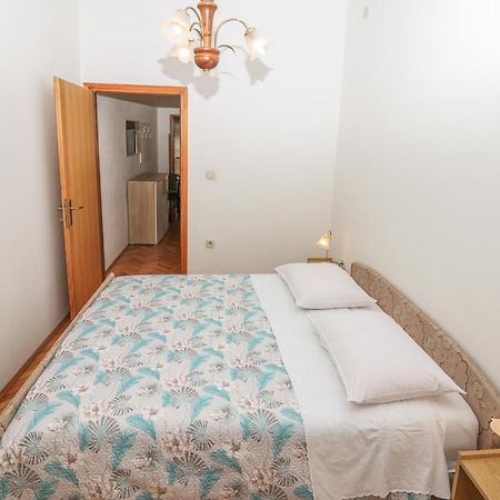 Apartment Marulic In Old Town Башка Экстерьер фото