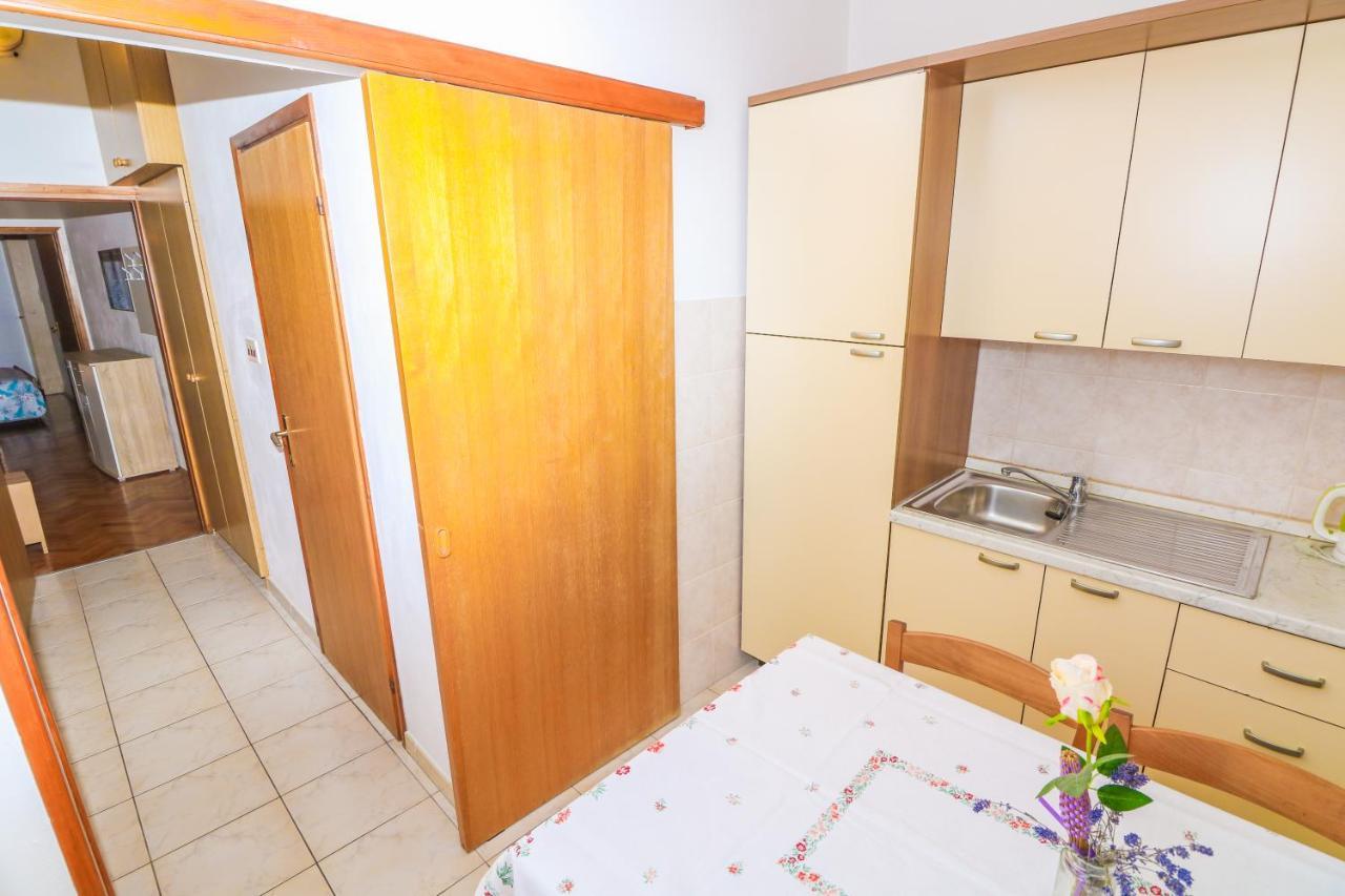Apartment Marulic In Old Town Башка Экстерьер фото