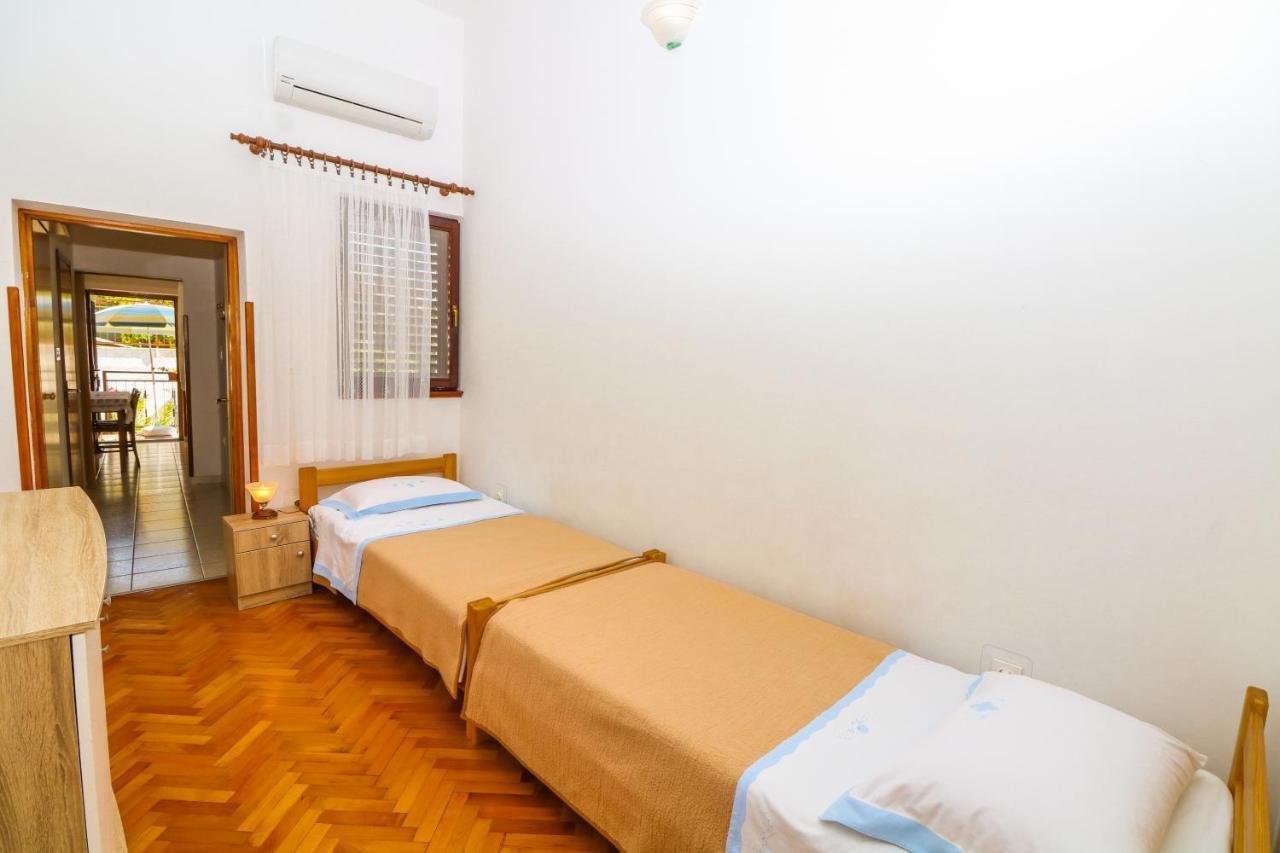 Apartment Marulic In Old Town Башка Экстерьер фото