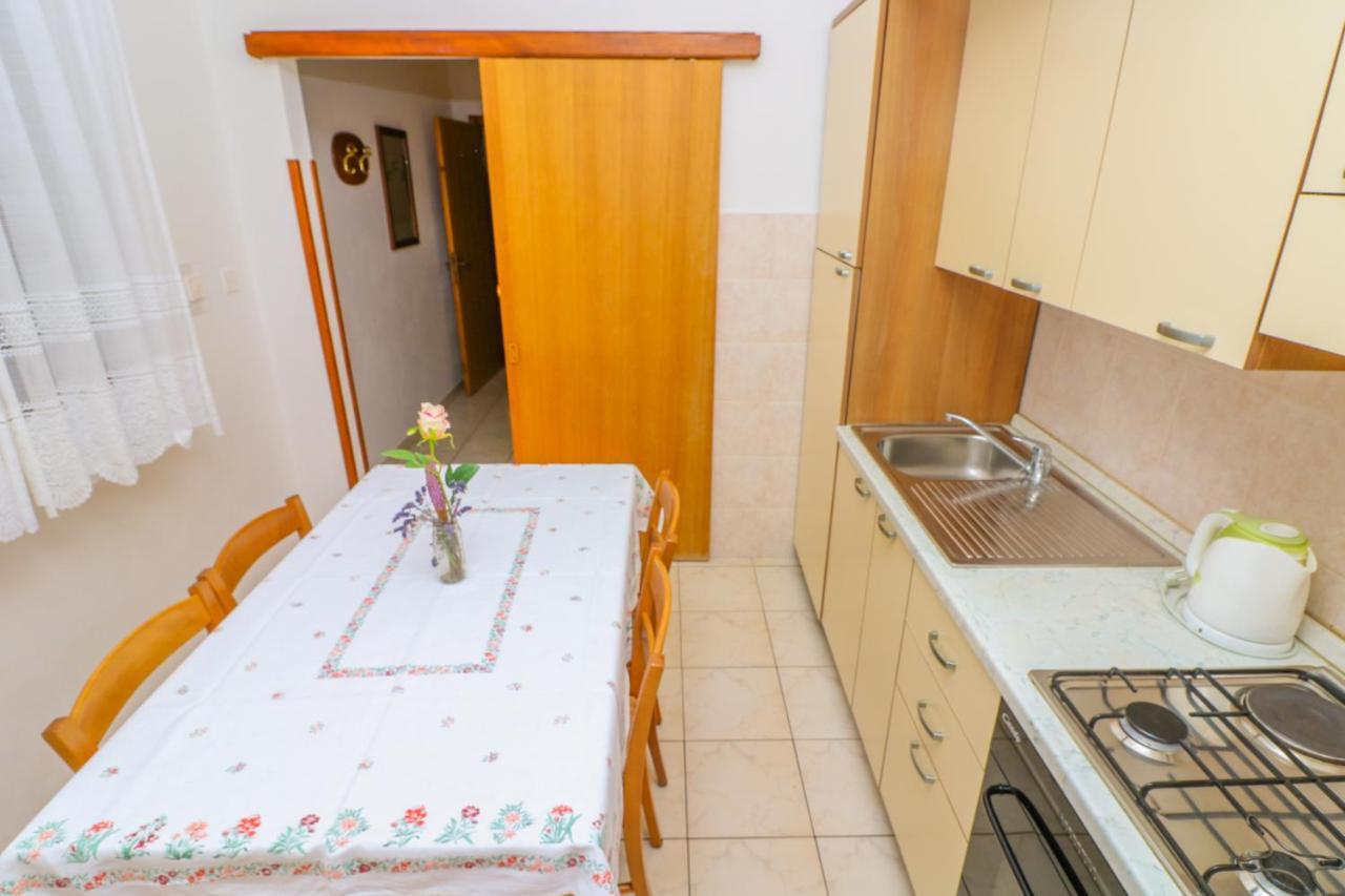 Apartment Marulic In Old Town Башка Экстерьер фото